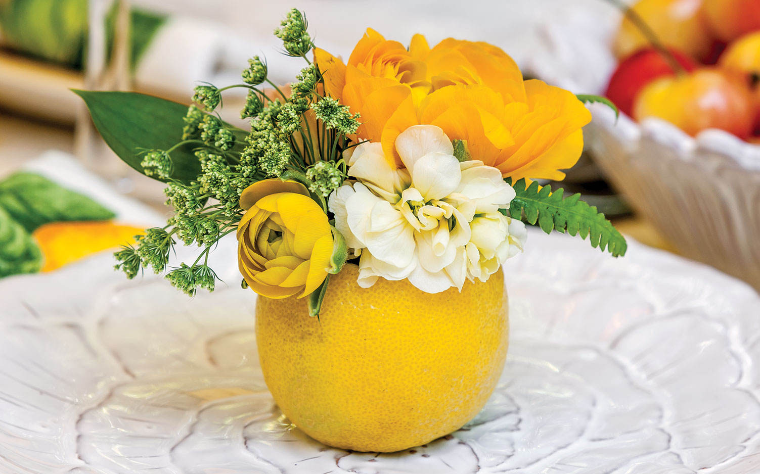Spring entertaining ideas, lemon vase