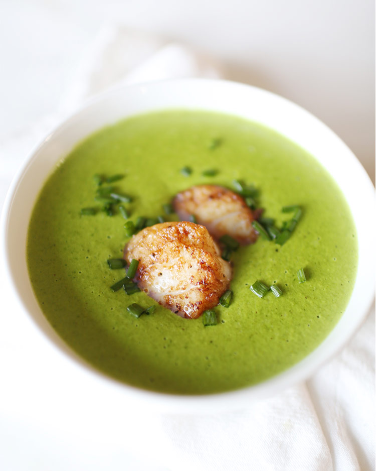 Sweet Pea Soup with Herbed Scallops