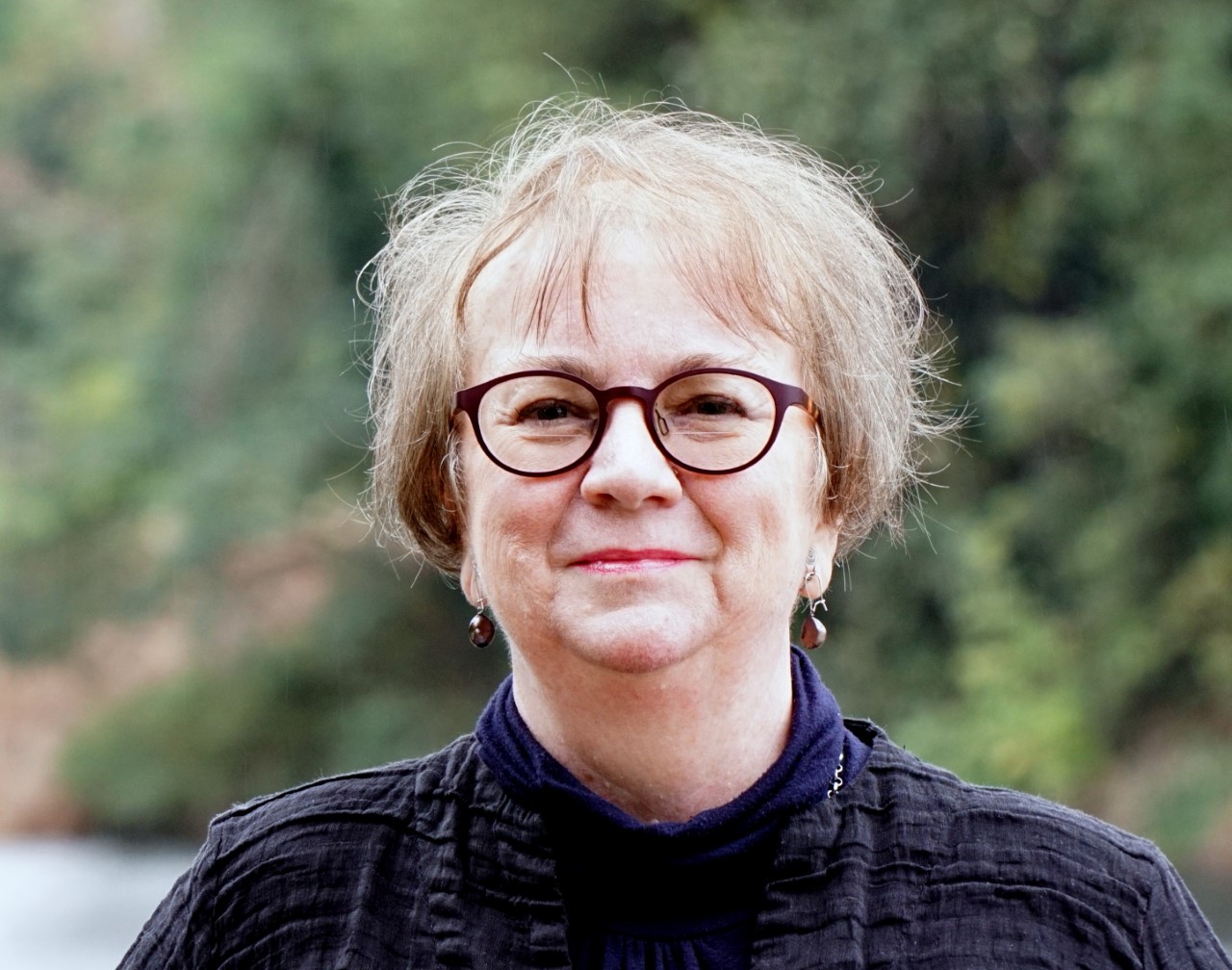 Author Elizabeth Hardinger