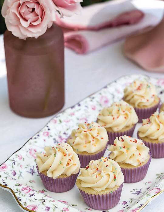 Vanilla Mini Cupcakes with Vanilla Buttercream